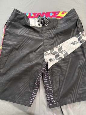 Allyance Acid Re-Flex Board Shorts Size 38 Black White